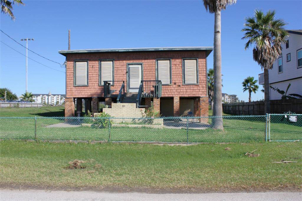 Front view of home from 7 Mile Road.