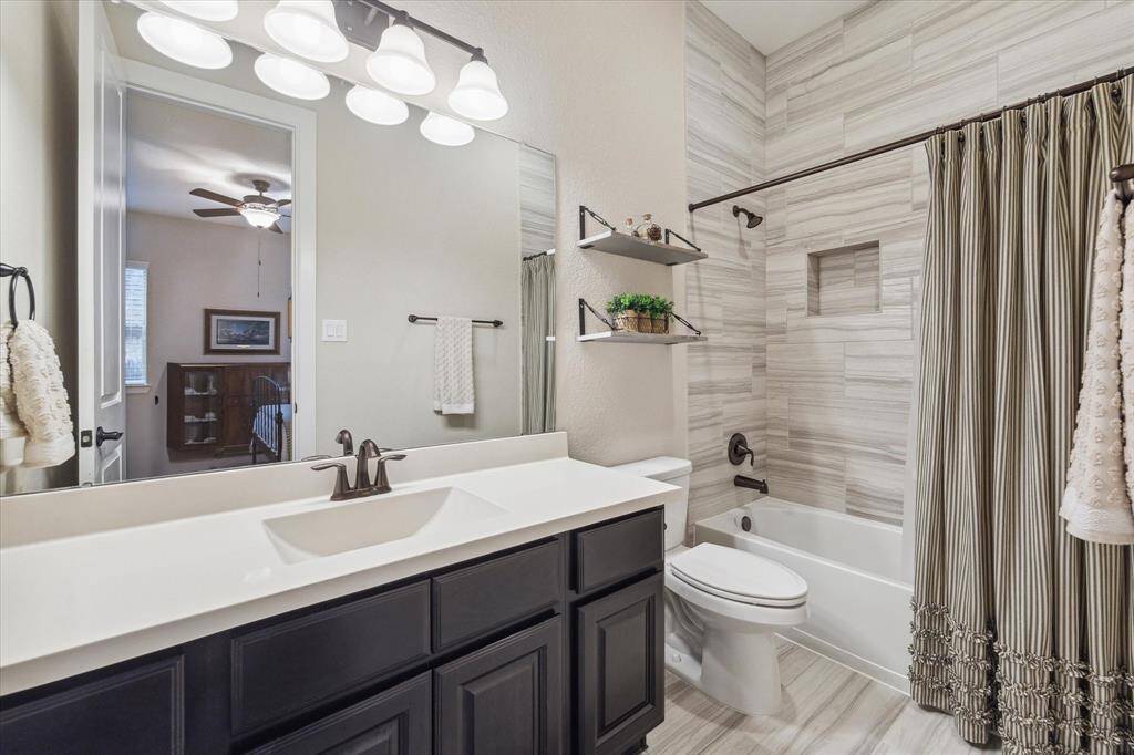 Guest En Suite bathroom
