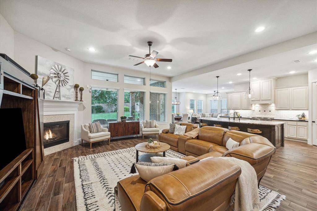 Highly sought after open concept living/dining/kitchen...perfect for entertaining!