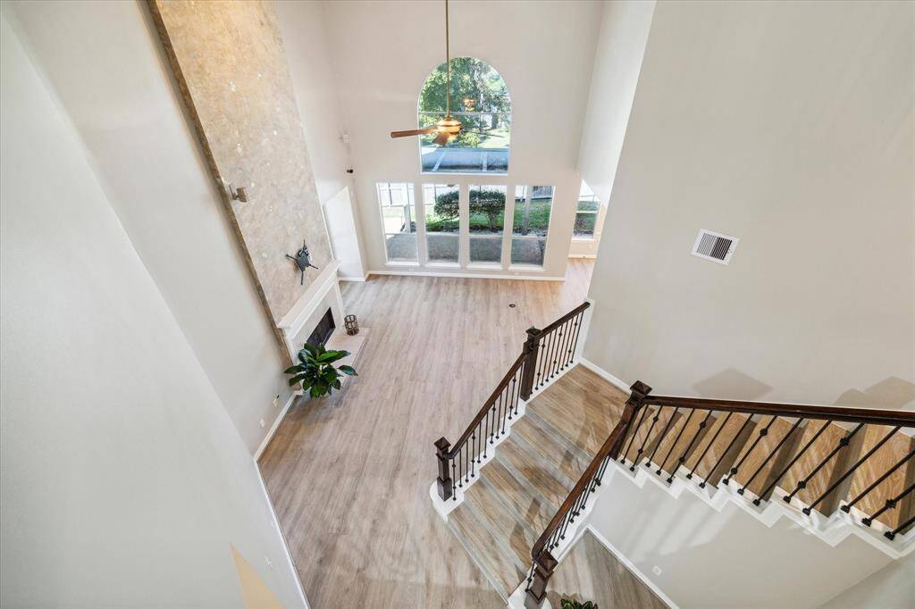 Dining Room with neutral paint and crown molding