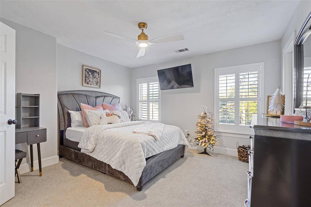 There are 4 secondary bedrooms upstairs, all with their own private baths.