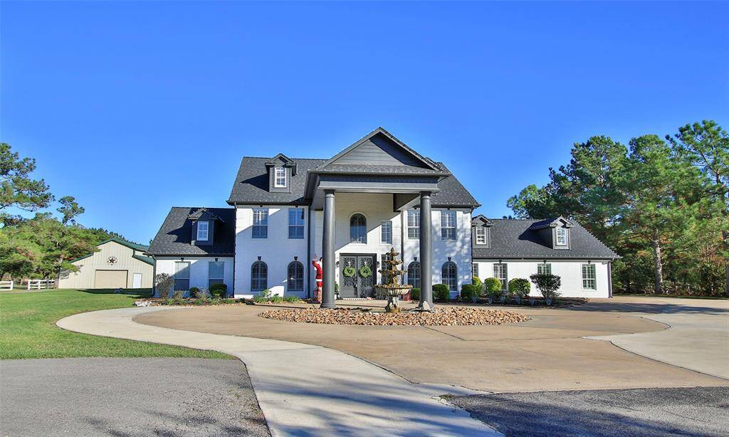 This home underwent a luxurious remodel in 2023. Updates include all new flooring, fresh paint both interior and exterior, remodeled kitchen, and an addition of a second primary bedroom downstairs.