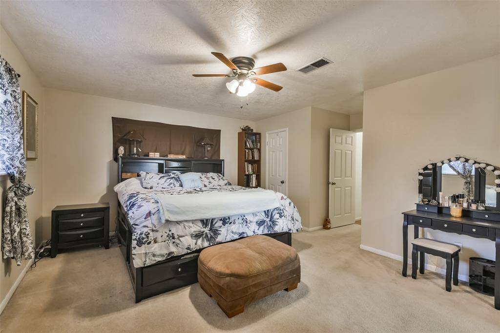 Relaxing primary bedroom with a neutral color palette