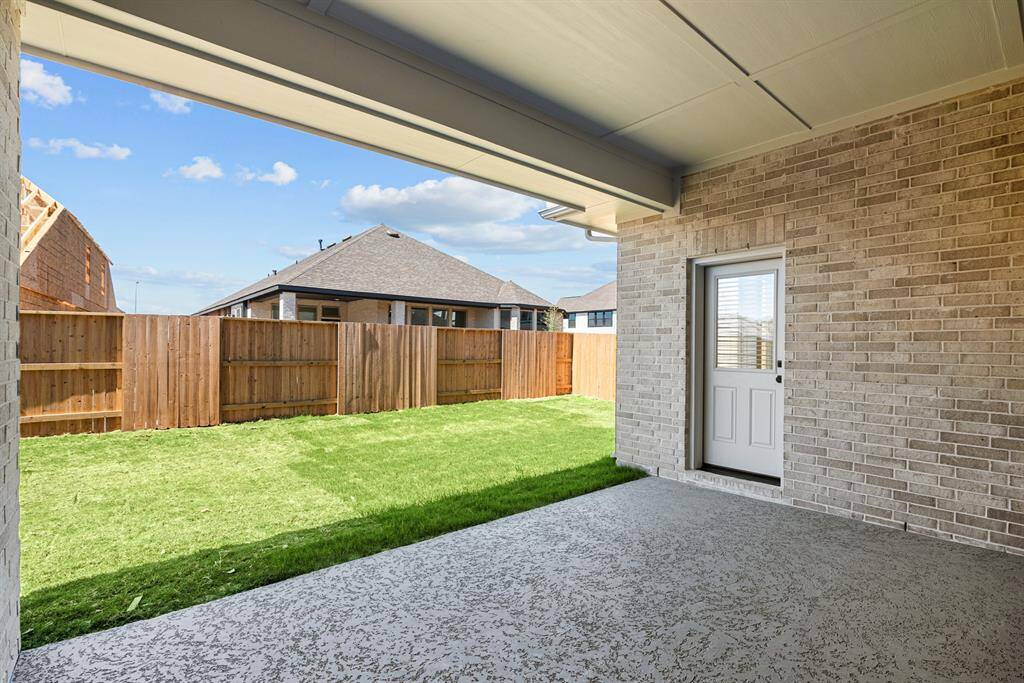Welcome to The Pinto by David Weekley Homes. Move-In-Ready Now!