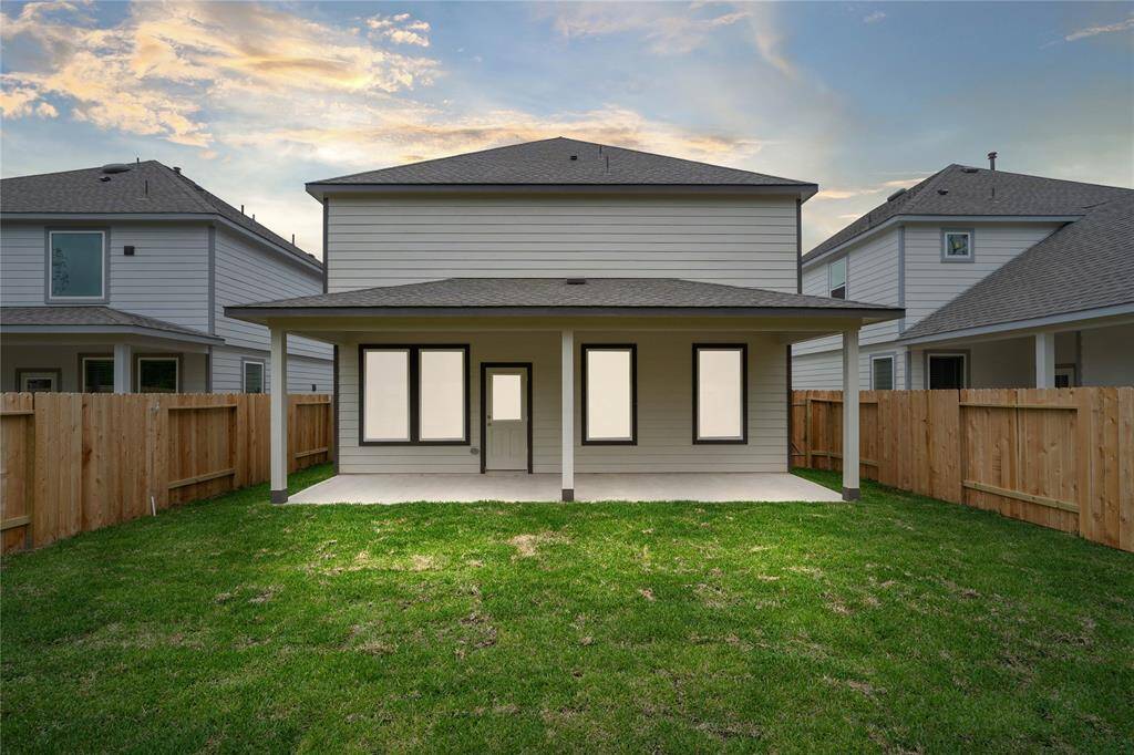 This amazing backyard with its covered rear patio provides enough space for many activities! From fun summer outdoor parties, to roasting marshmallows in the winter, this gorgeous backyard gives you the ability for many days/nights of memories!