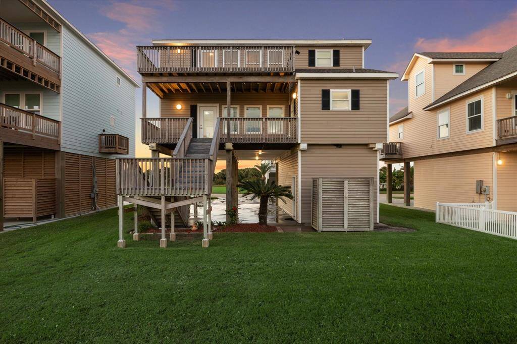 Another view of your beautiful new beach house. Welcome home.