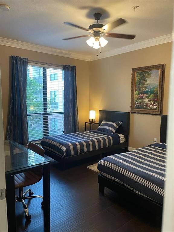 Room with 2 twin beds, facing the pool.