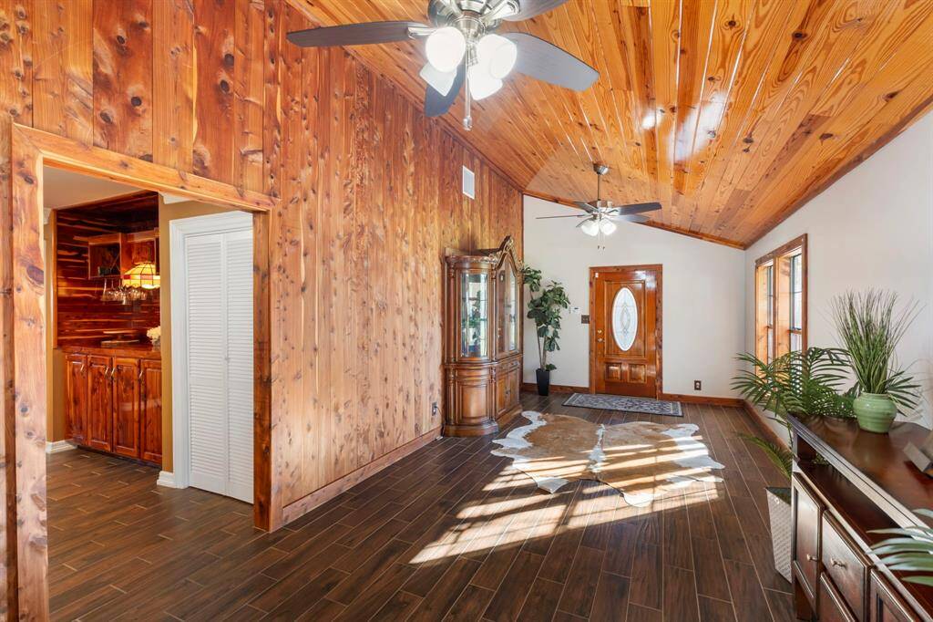Entry room is a massive 40 x 11 and is currently being used as the Entry and Dining Room