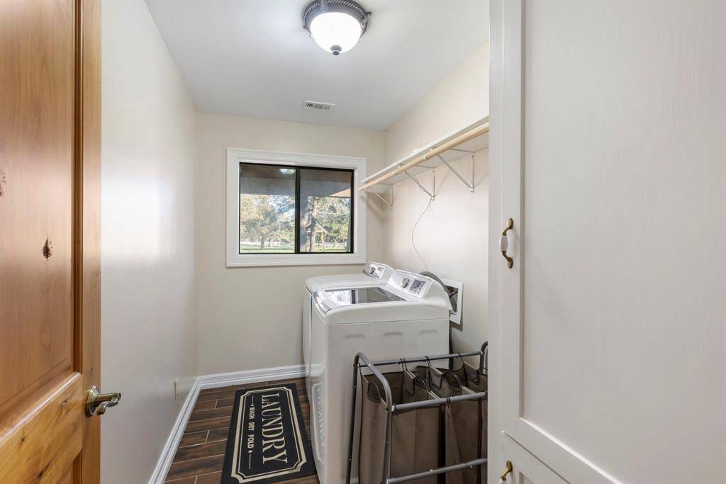 Ample space in the laundry room