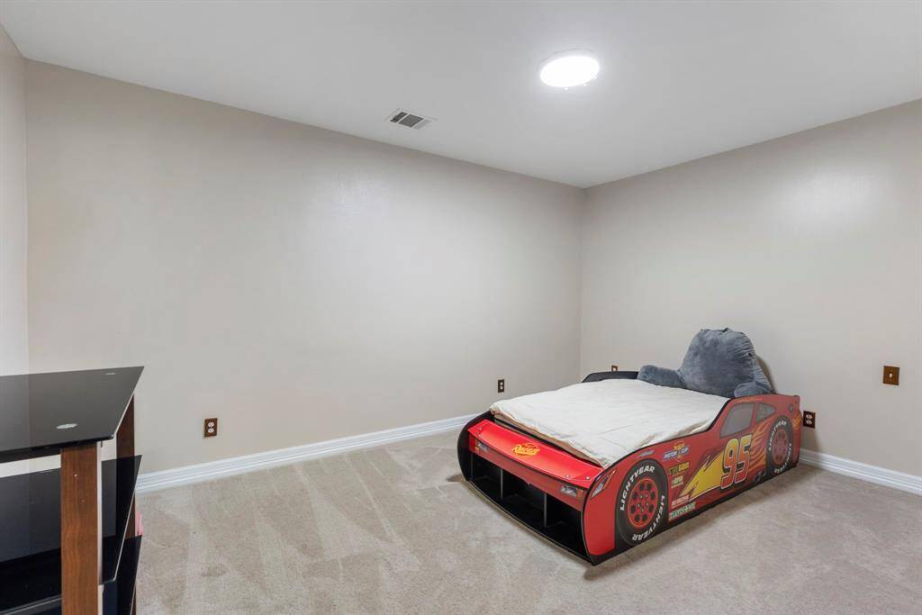 2nd bedroom 15x10
