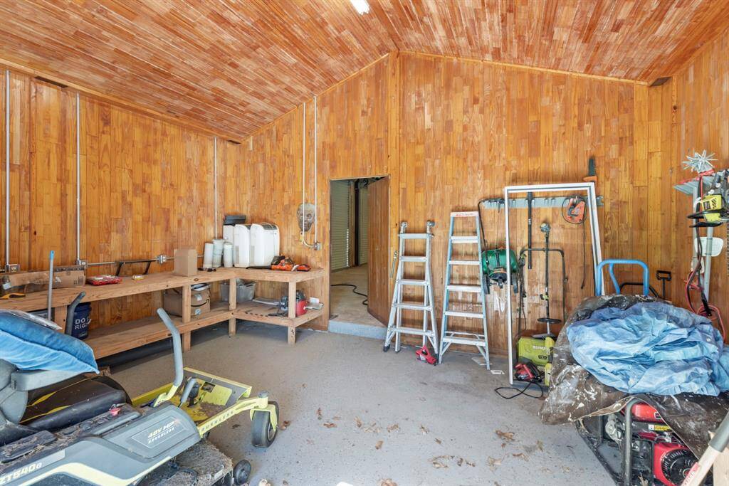17x19 Tool Room/Golf cart parking attached to the 40x40 Shop