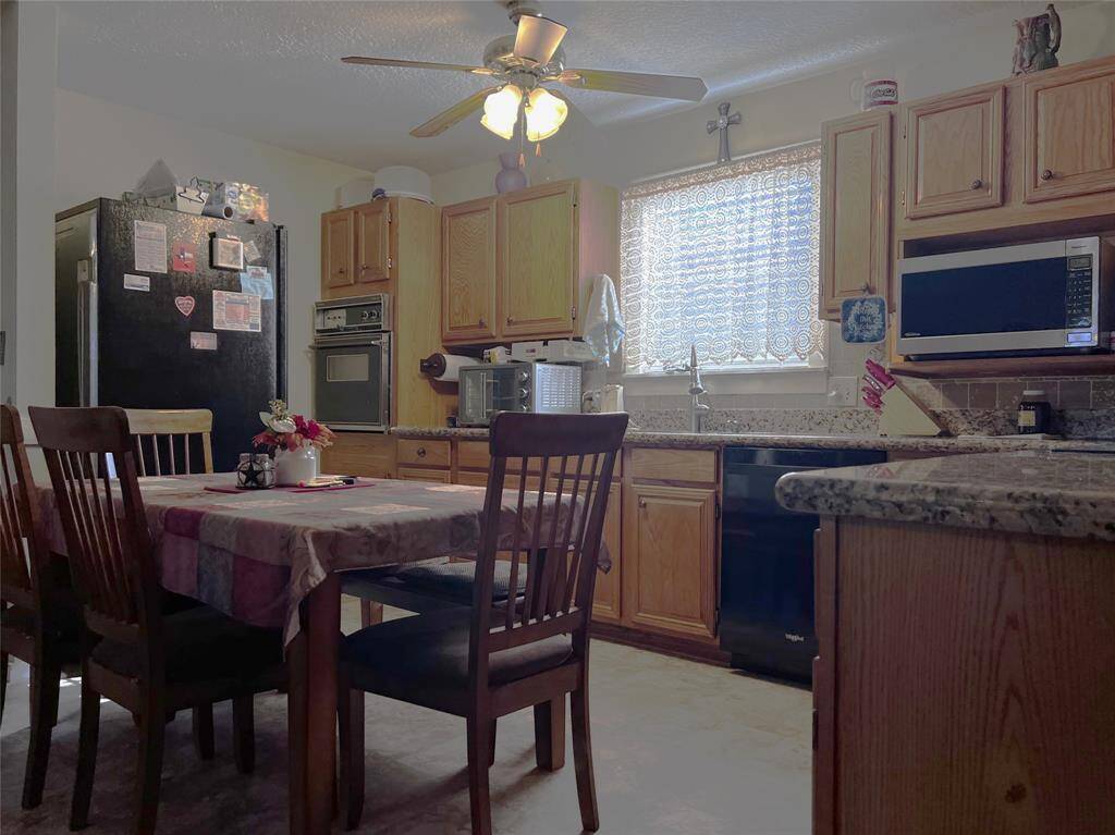 Dining/Kitchen