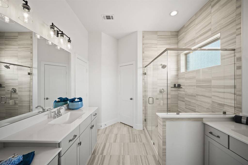 Photos are REPRESENTATIVE of the home /floor plan and are NOT of the actual home.  Selections, features, and room options may vary.  For more info., contact Chesmar Homes.