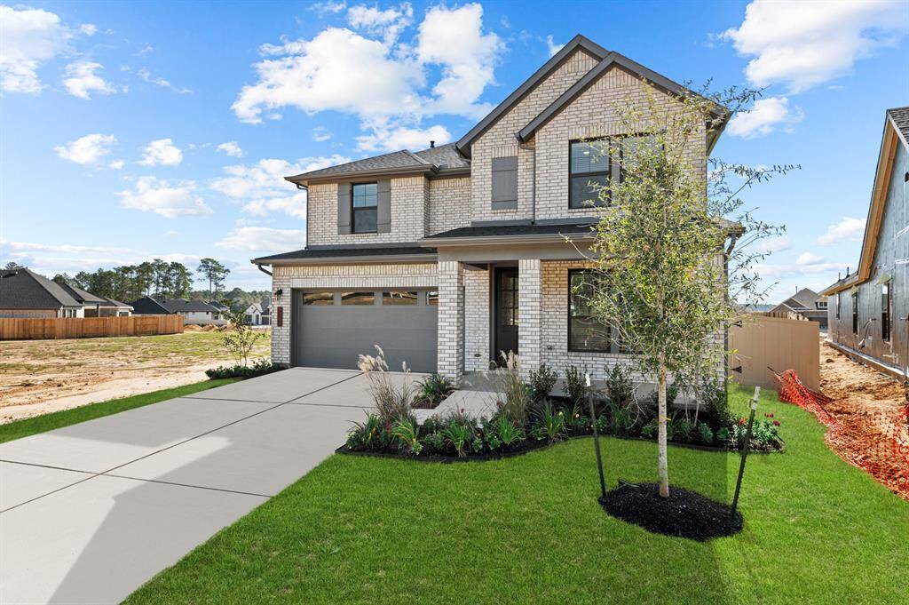 Welcome to The Ivyridge by David Weekley Homes. Move-In-Ready Now!!
