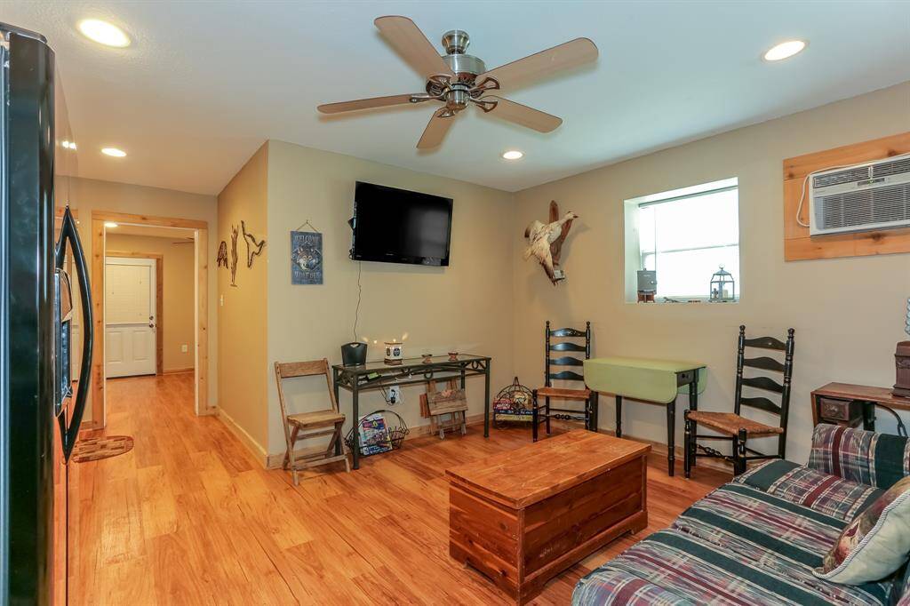 Nice den area with queen sleeper sofa - all furniture stays