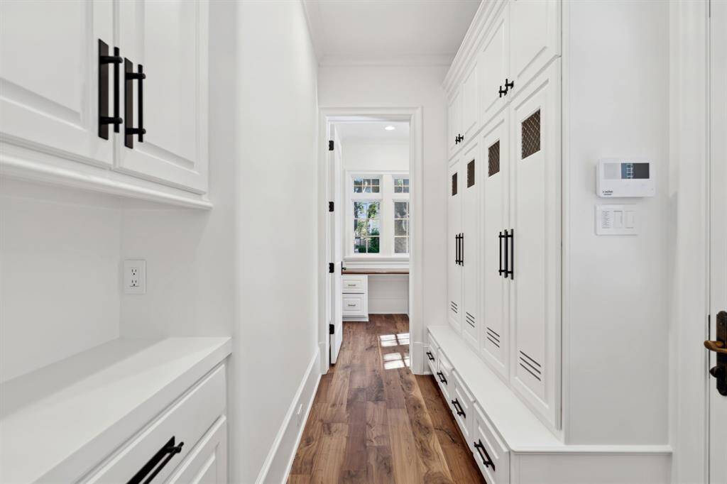 [Mudroom] Convinently located as you enter the side door.  Perfect to store, jackets, backpacks, shoes.