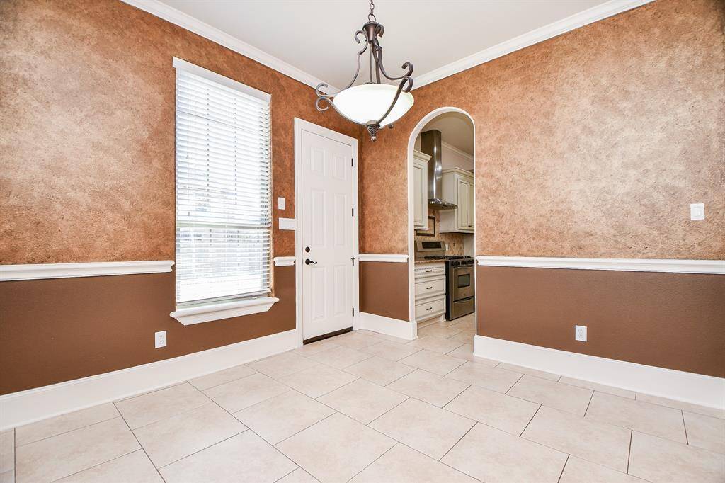 Breakfast room.