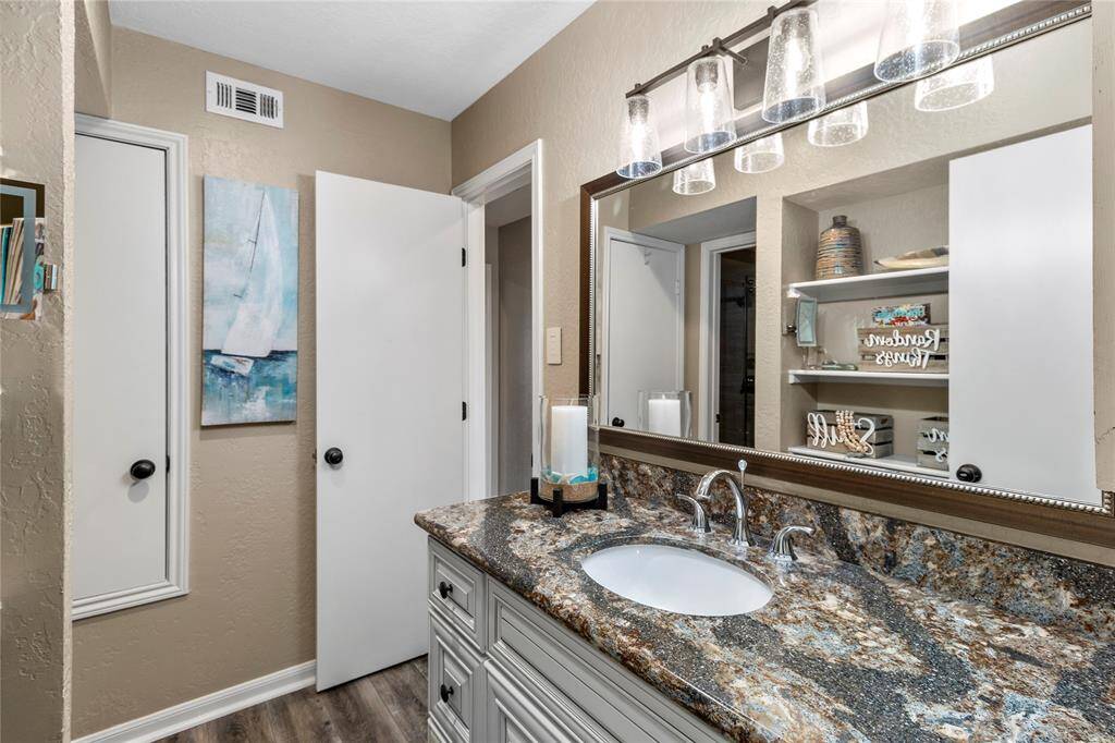 SPA-LIKE BATH WITH TOP-OF-THE-LINE GRANITE! EVERYTHING RECENTLY UPDATED! ALL FURNISHINGS INCLUDED!