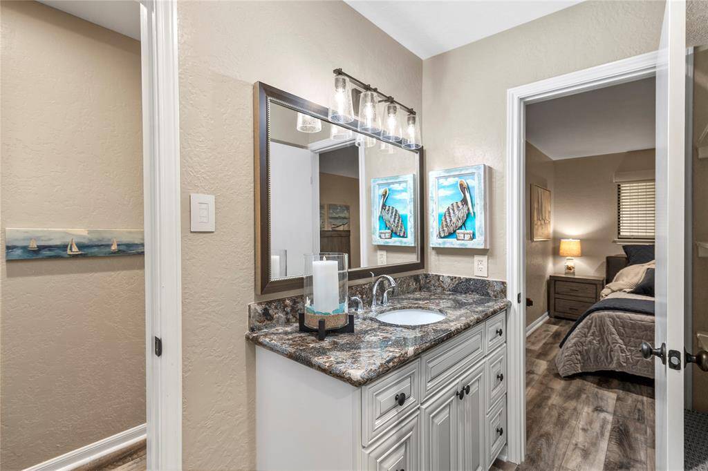SPA-LIKE BATH WITH TOP-OF-THE-LINE GRANITE! EVERYTHING RECENTLY UPDATED! ALL FURNISHINGS INCLUDED!