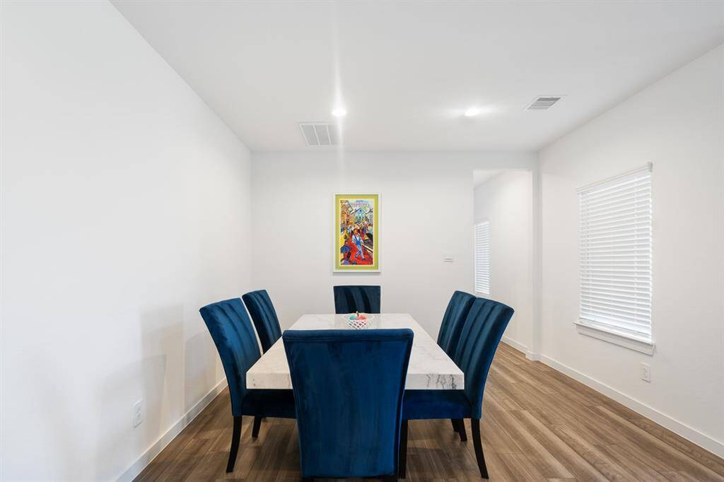 Spacious breakfast area.