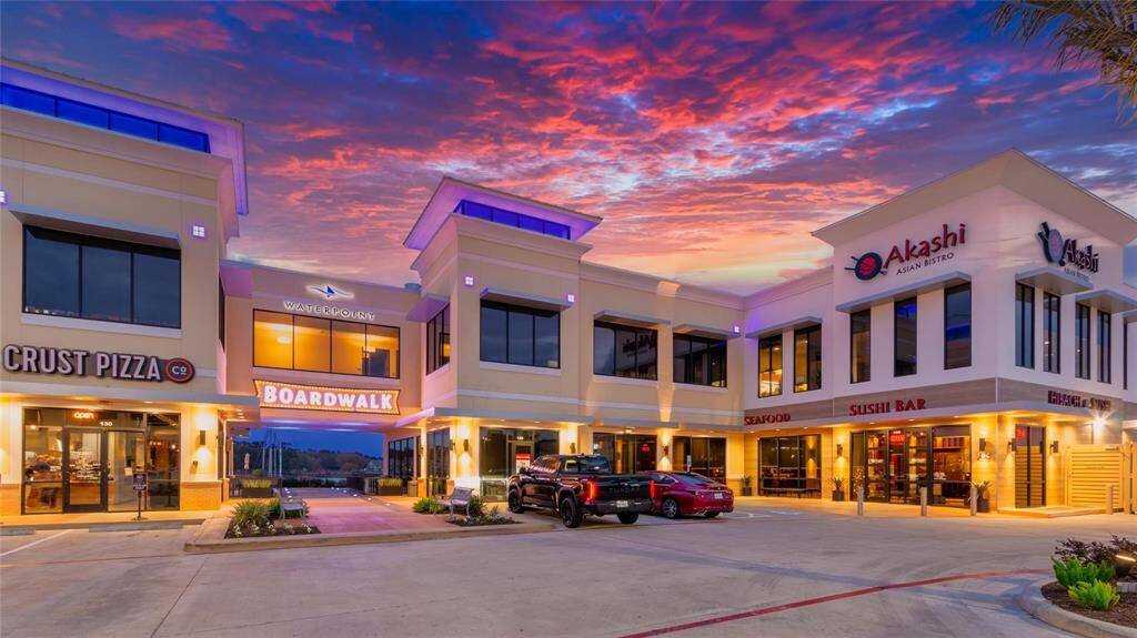 WATERPOINT RESTAURANTS & RETAIL JUST ACROSS LAKE CONROE!