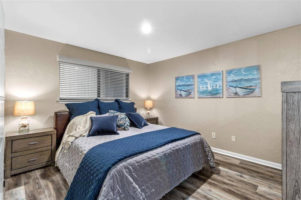LUXURY VINYL PLANK THROUGHOUT! SPACIOUS PRIMARY BEDROOM! AUTOMATED PRIVACY SHADE OPERATED BY PHONE APP! ALL FURNISHINGS INCLUDED!