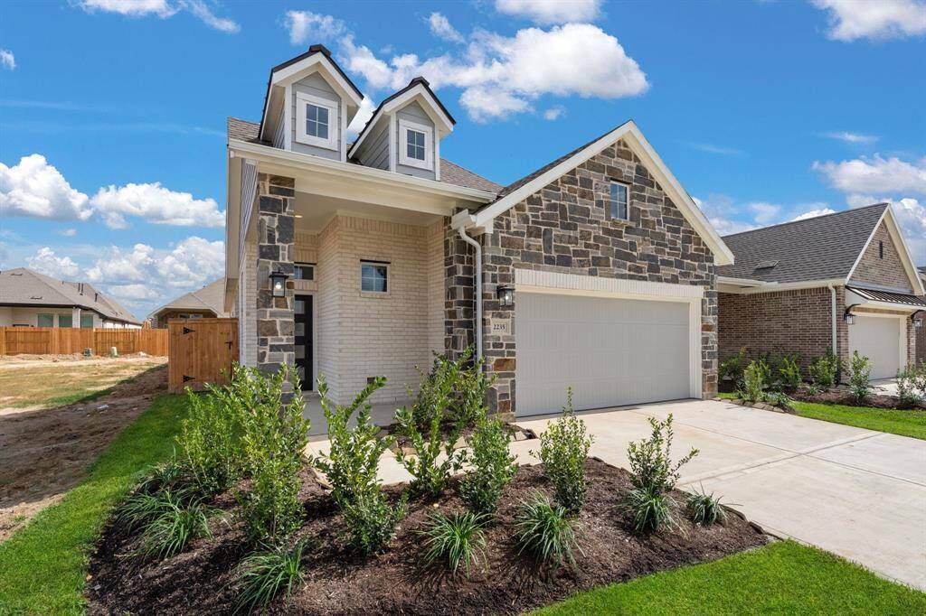 Photos are REPRESENTATIVE of the home /floor plan and are NOT of the actual home. Selections, features, and room options may vary. For more info., contact Chesmar Homes.