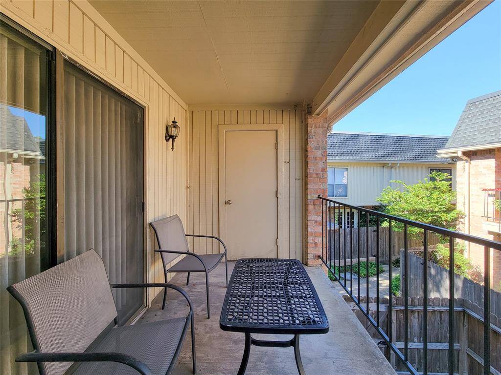 Relax on the balcony which has access to the living room and bedroom, and has a view of the landscaped walkways and nearby courtyard.