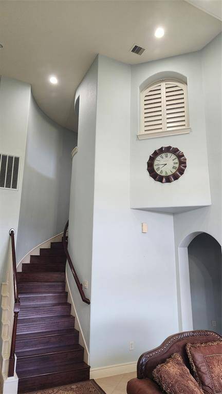 stairs to 2nd floor