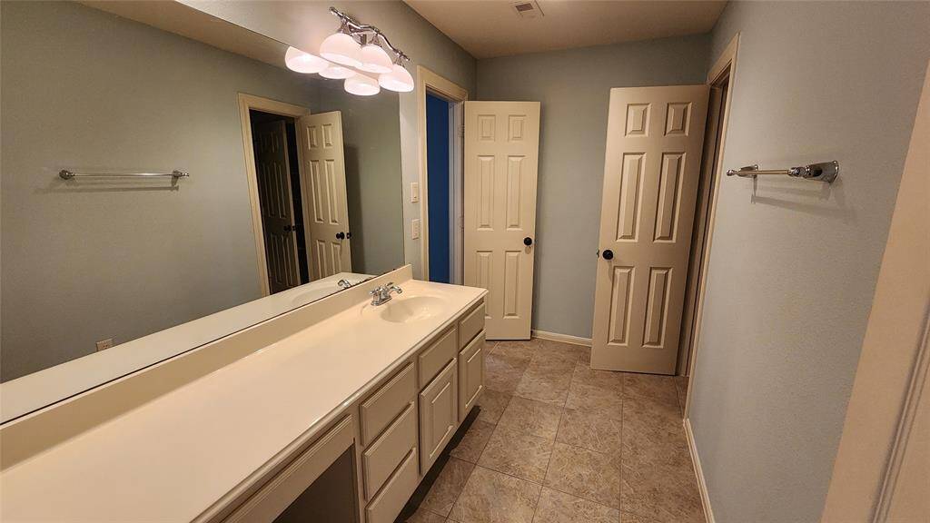 Bedroom 3 bathroom