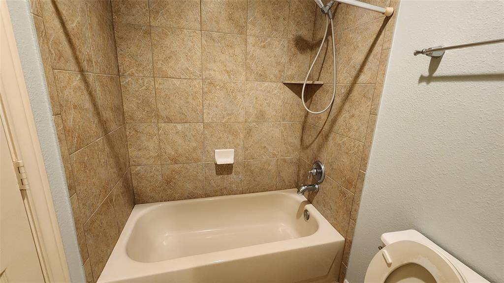 Bedroom 3 shower