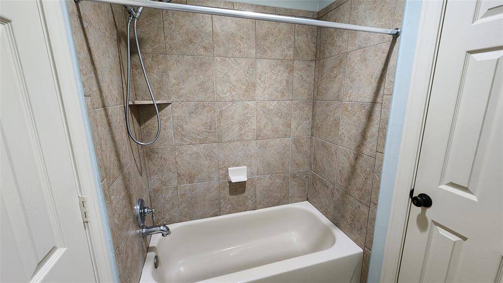 Bedroom 4 & 5 shower
