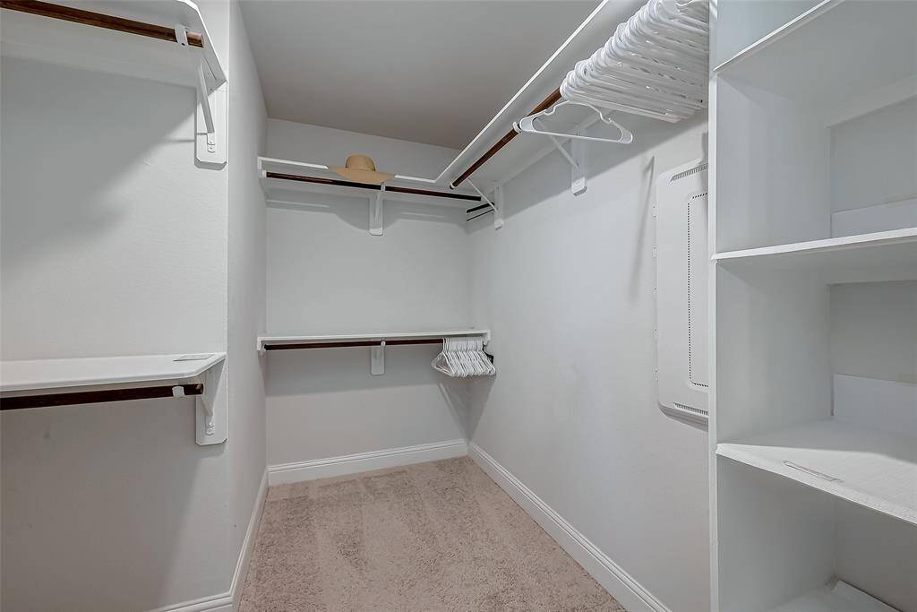 Walk in closet
