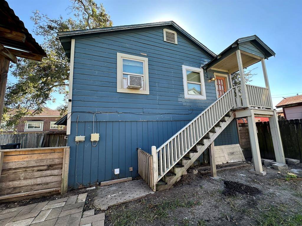 Garage Apartment with potential Rental Income