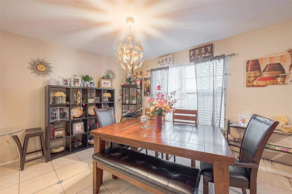 The room's design is perfect for setting both everyday meals and special gatherings.