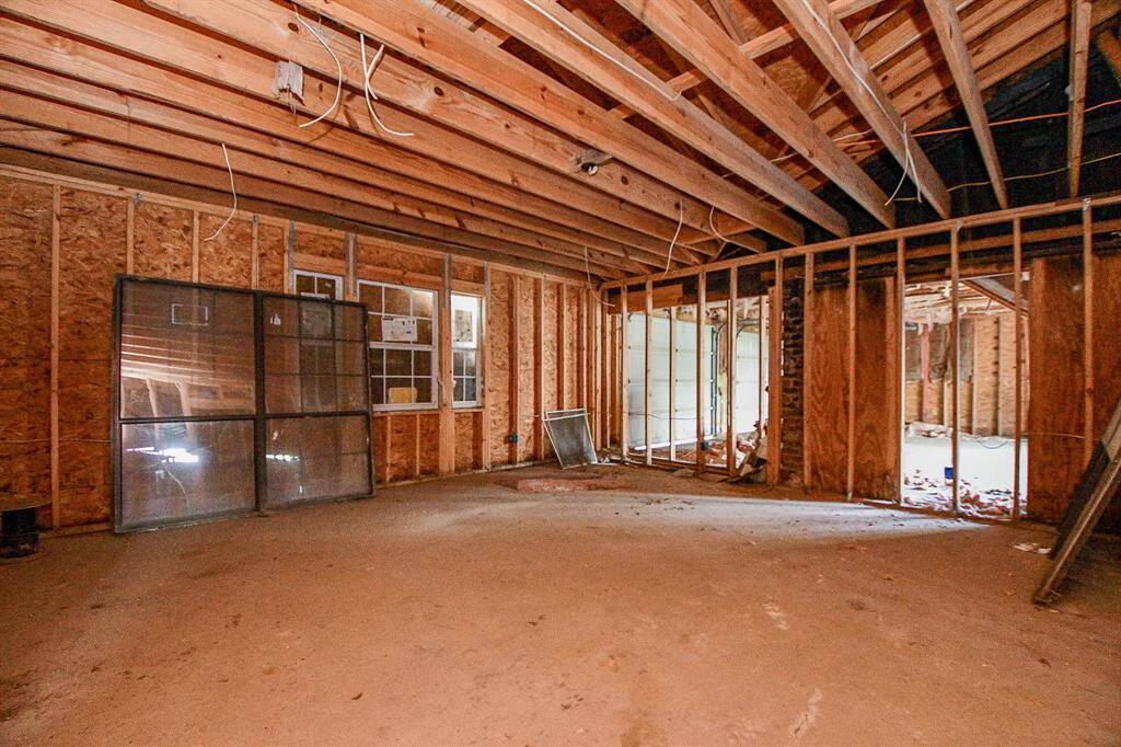 Spacious Home on a Generous lot - A perfect blend of comfort and Space.