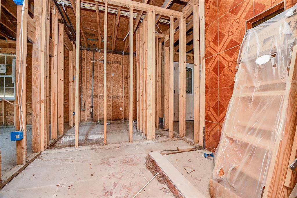 Spacious Home on a Generous lot - A perfect blend of comfort and Space.