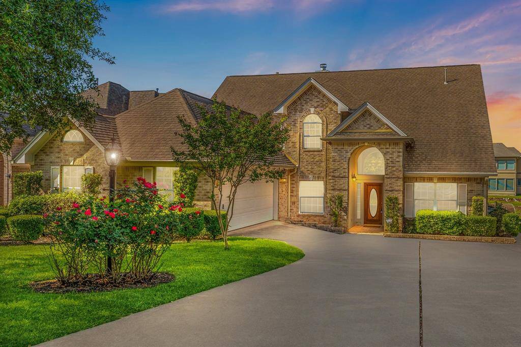 Welcome to your lakefront home in Longmire on Lake Conroe!