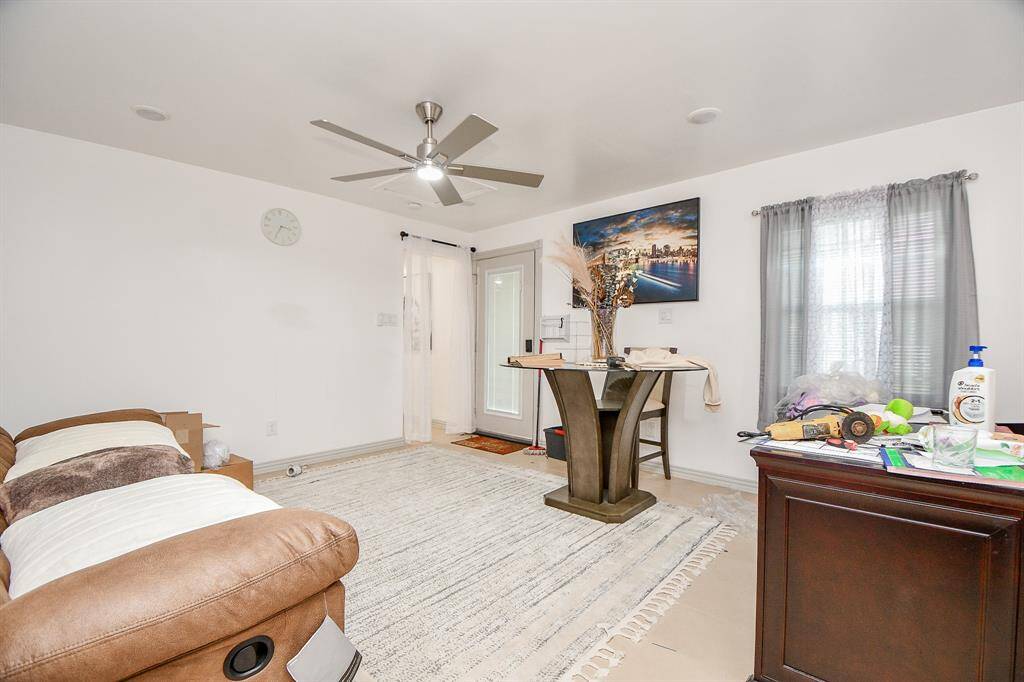 Guest living room