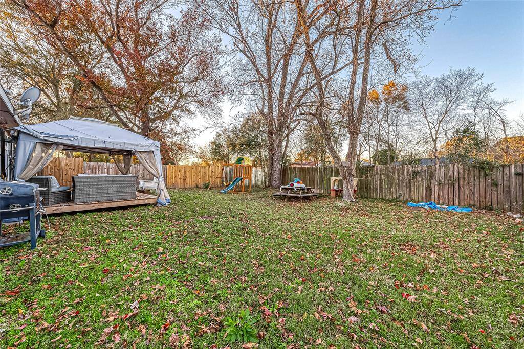 Backyard offers ample room for entertaining, gardening, or play, it's versatile space that's ready to be enjoyed all year round.
