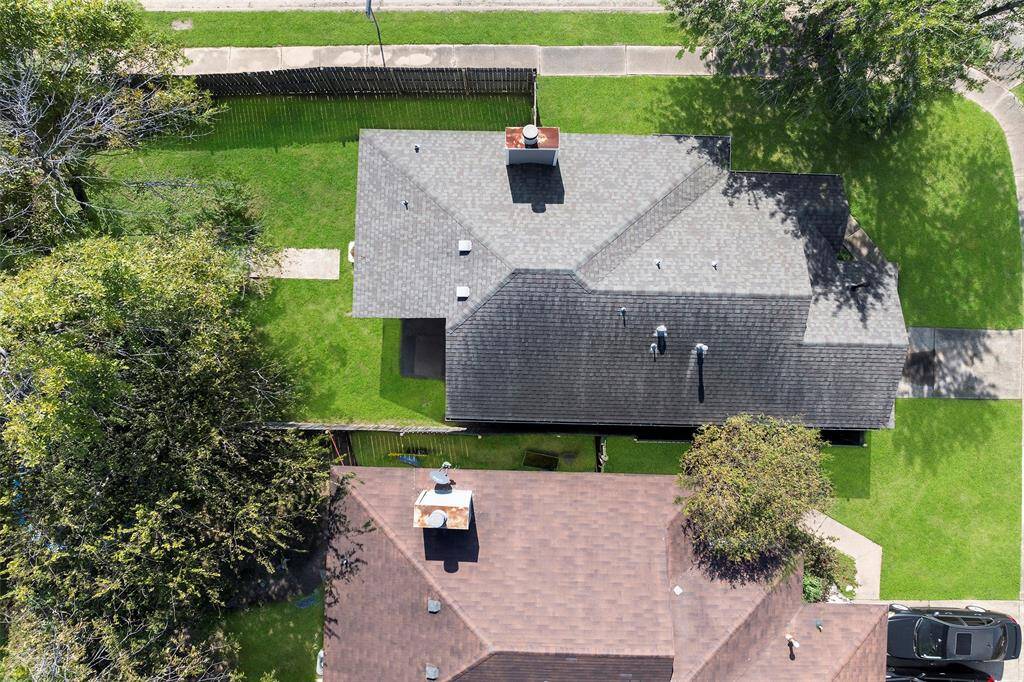 Overhead view of this great corner lot
