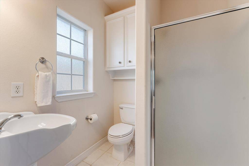 Bath for Second Bedroom