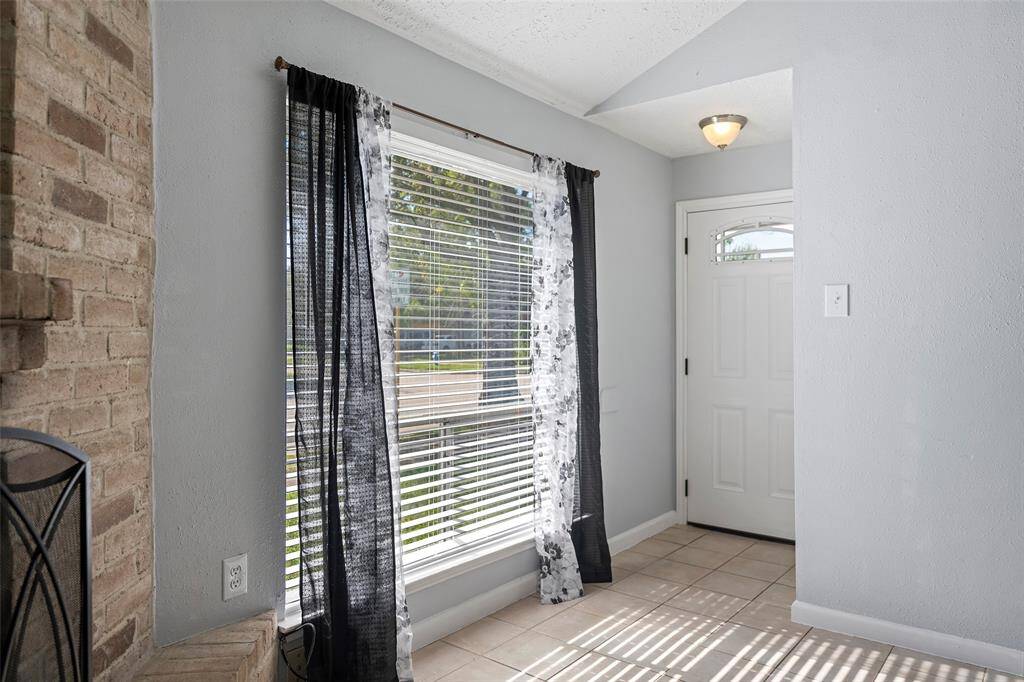 Welcome in to this beautifully updated home