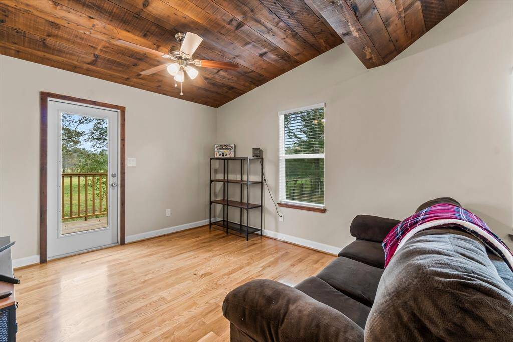 Living room: 2nd floor