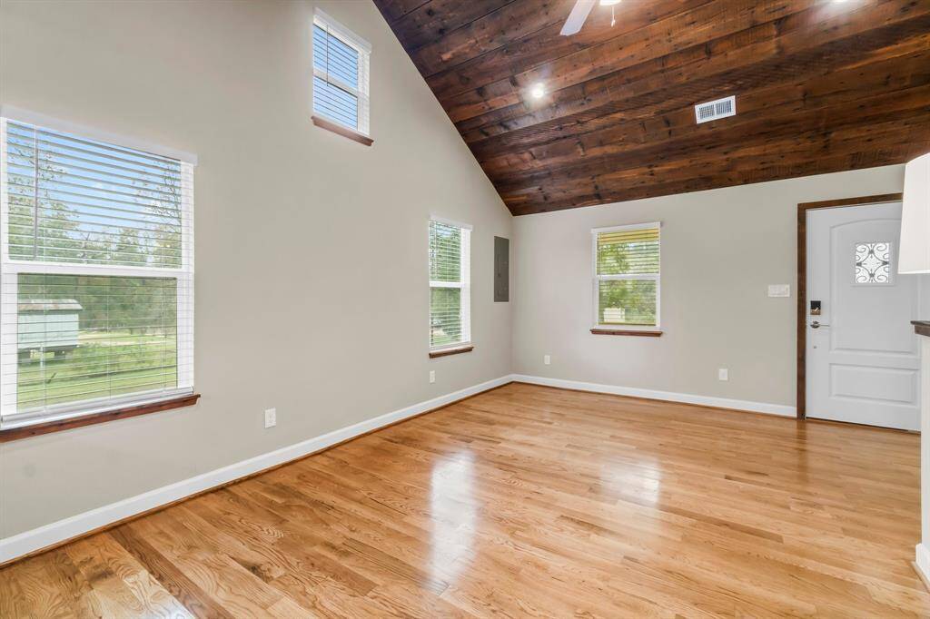 Dining room: 2nd floor
