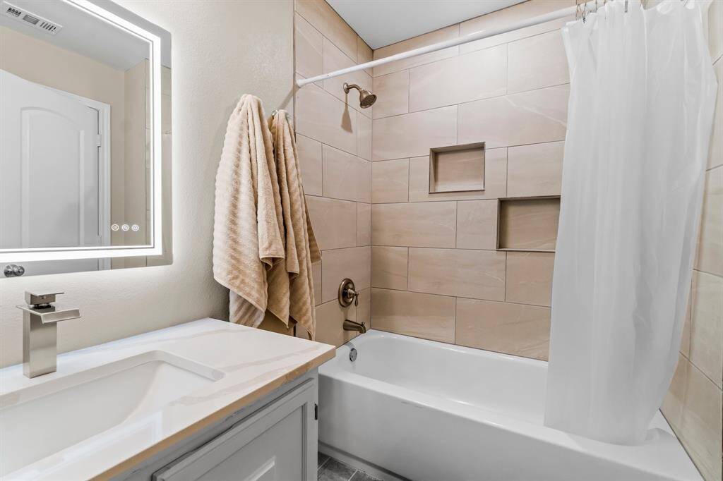Bathroom 2: 2nd floor