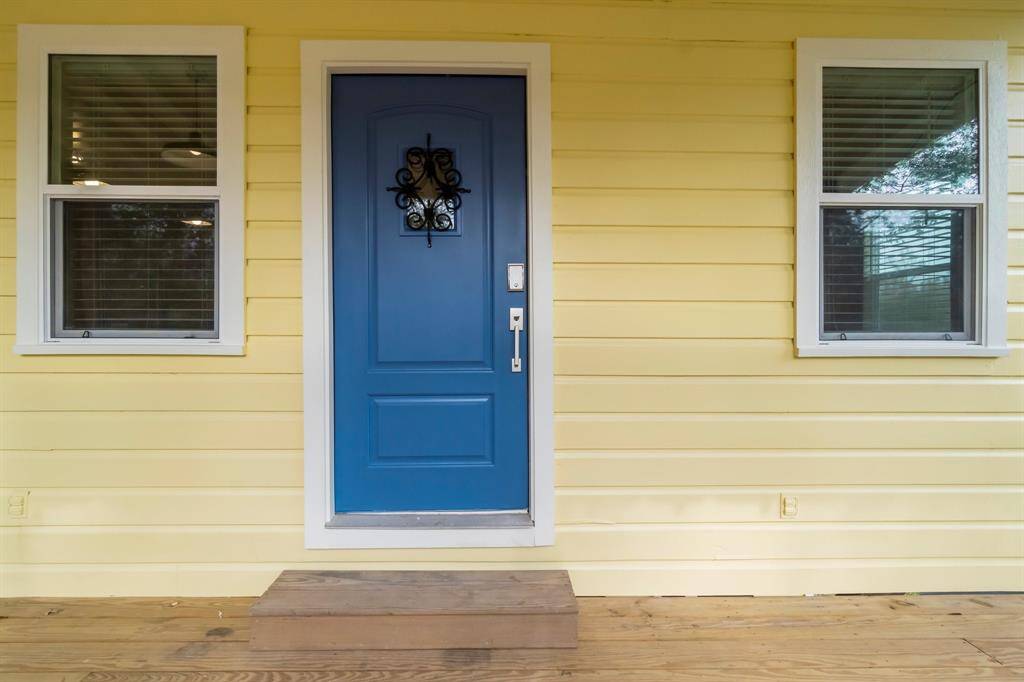Front door: 2nd floor
