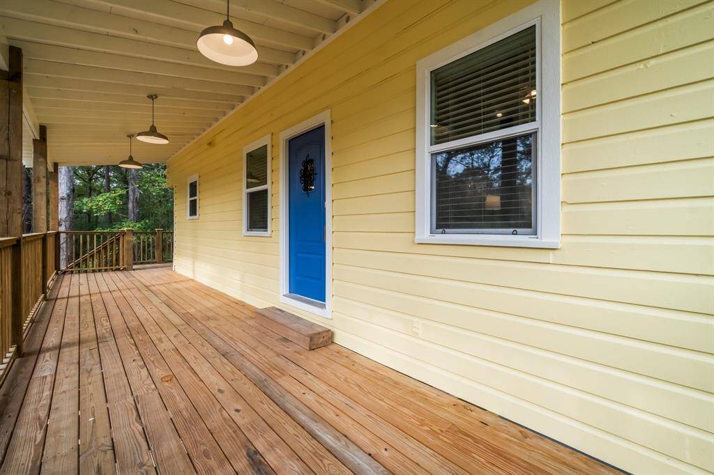 Wrap around porch: 2nd floor.
