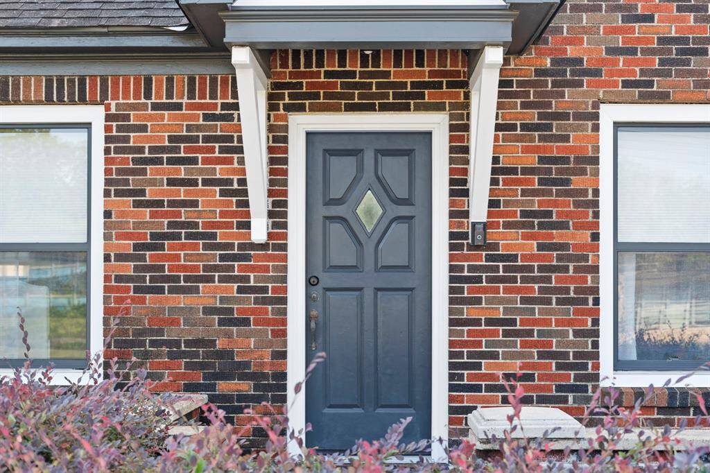 The perfect mix of renovated original features and modern updates that seamlessly blend new and old architectural elements.