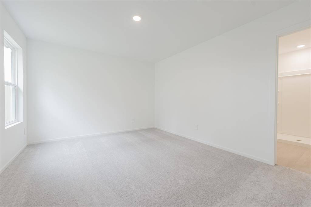 MAIN ROOM